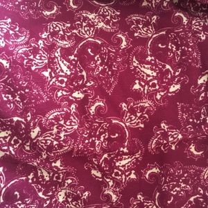 NWOT tc lularoe leggings. Red and cream paisley